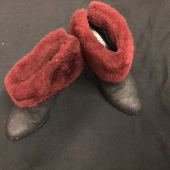 Ugg suede bootie - Picture 1 of 4